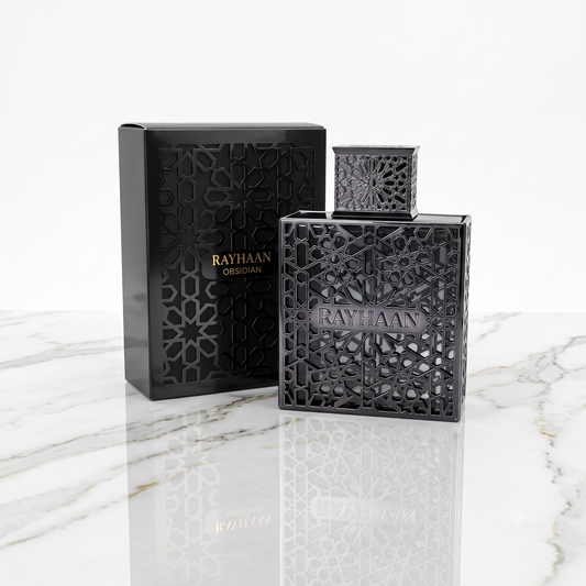 Bouteille mystérieuse du parfum Obsidian par Rayhaan, collection luxe.