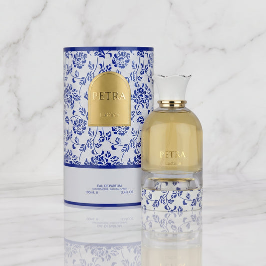 Flacon du parfum Petra Lattafa en vente chez NEWREINE Lyon.