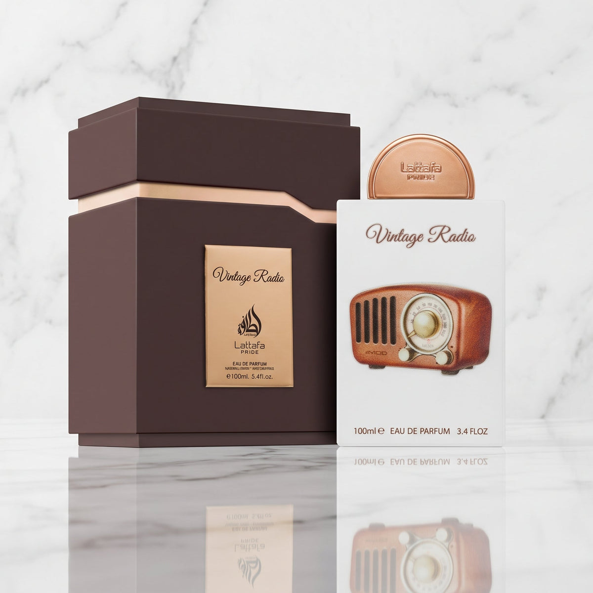 Flacon de parfum Vintage Radio Lattafa Pride posé de face, packaging authentique de Dubaï chez NEWREINE.